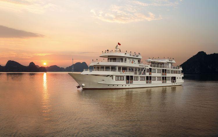Du thuyền Athena Royal Cruise 